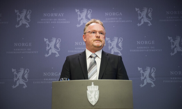 image: Ber Sandberg rydde opp: - Det skal ikke være noen skjulte bakveier til norske statsråder